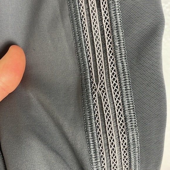 Lululemon Leggings Size 4 - Picture 6 of 9